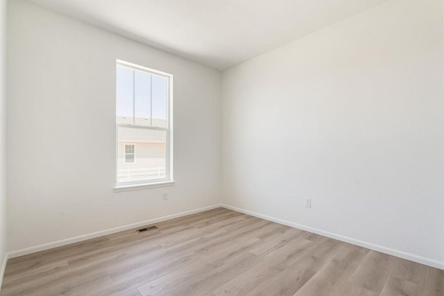 Spacious, unfurnished interior of a new home in Murphy Creek Reserve, Aurora (Image 17). Spacious, unfurnished interior of a new home in Murphy Creek Reserve, Aurora (Image 17).