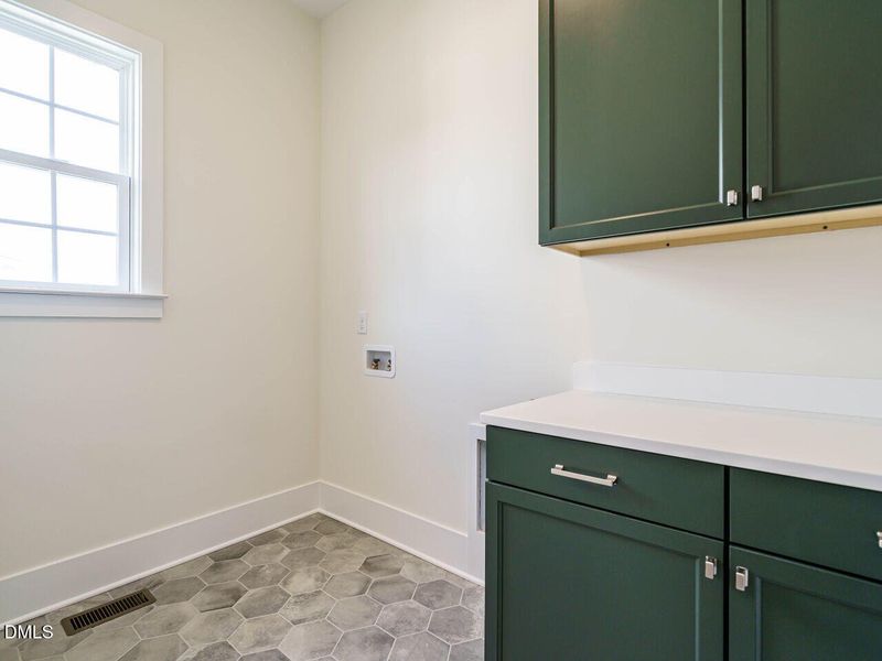 027-1280x960-laundry-room