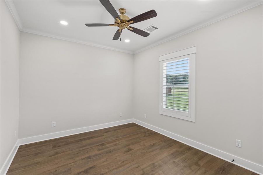 Spacious, unfurnished interior of a new home in , Lorena (Image 24).