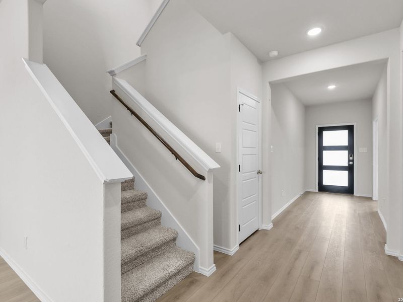 Spacious, unfurnished interior of a new home in Royal Crest, San Antonio (Image 20). Spacious, unfurnished interior of a new home in Royal Crest, San Antonio (Image 20).