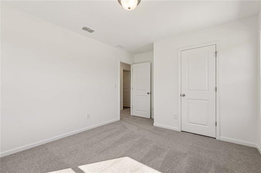 Spacious, unfurnished interior of a new home in The Pointe at Heron Bay, Locust Grove (Image 28).