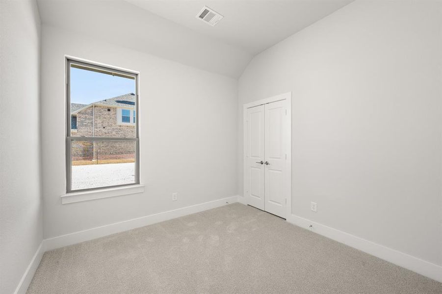 Spacious, unfurnished interior of a new home in The Retreat, Waxahachie (Image 21). Spacious, unfurnished interior of a new home in The Retreat, Waxahachie (Image 21).