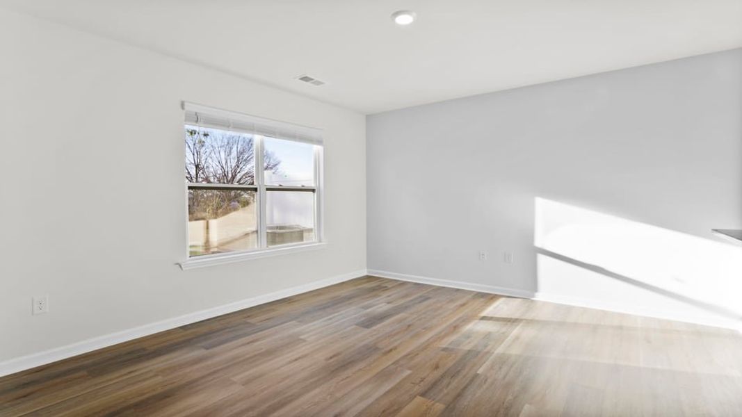 Spacious, unfurnished interior of a new home in Baxter Village, Boiling Springs (Image 17).