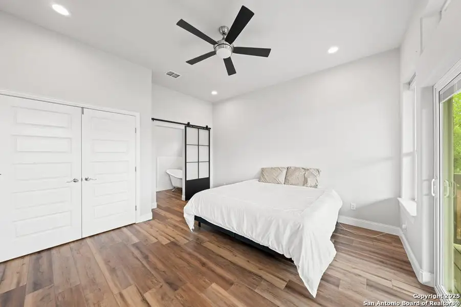 Furnished interior view inside a new home in , Kerrville (Image 9).