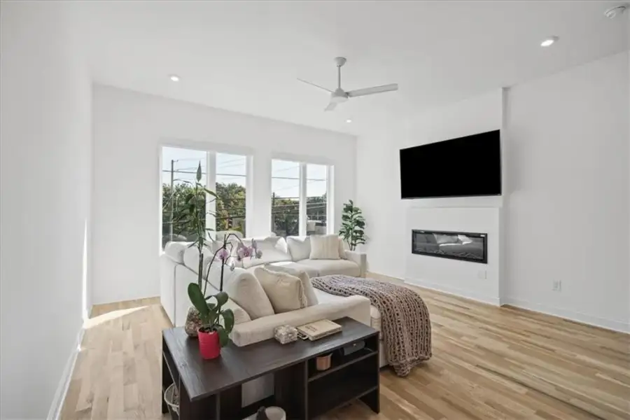 Furnished interior view inside a new home in Madison Park, Atlanta (Image 17).