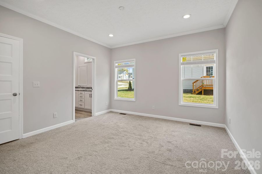 Spacious, unfurnished interior of a new home in , Asheville (Image 20).