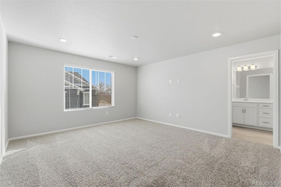 Spacious, unfurnished interior of a new home in , Littleton (Image 20).