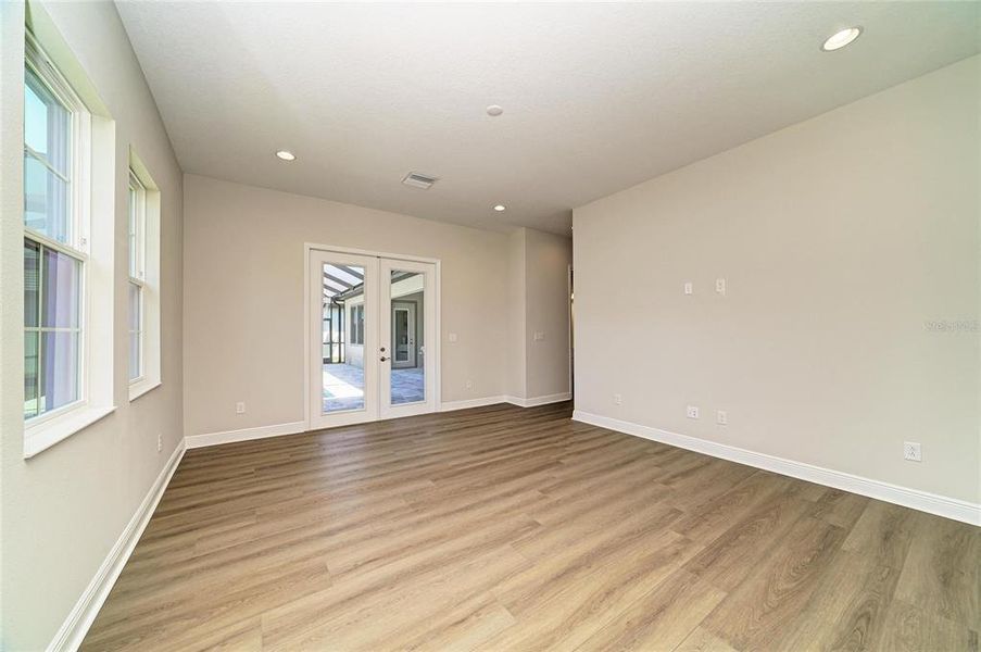 Spacious, unfurnished interior of a new home in Hidden Lakes, Brandon (Image 40).