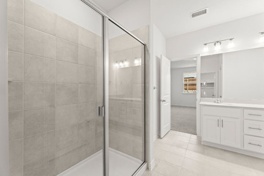 Representative furnished interior of a home built from the Lamar by UnionMain Homes in Reunion, Rhome (Image 15).