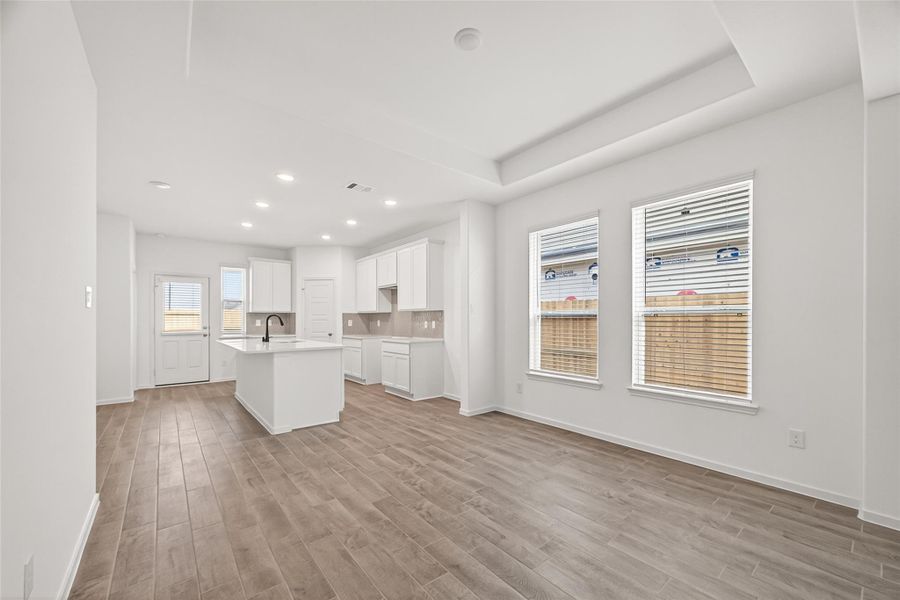 Spacious, unfurnished interior of a new home in , Iowa Colony (Image 17).