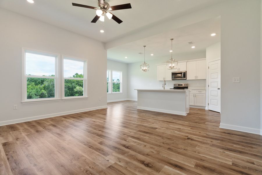 Spacious, unfurnished interior of a new home in Blossom Grove, Crestview (Image 33).