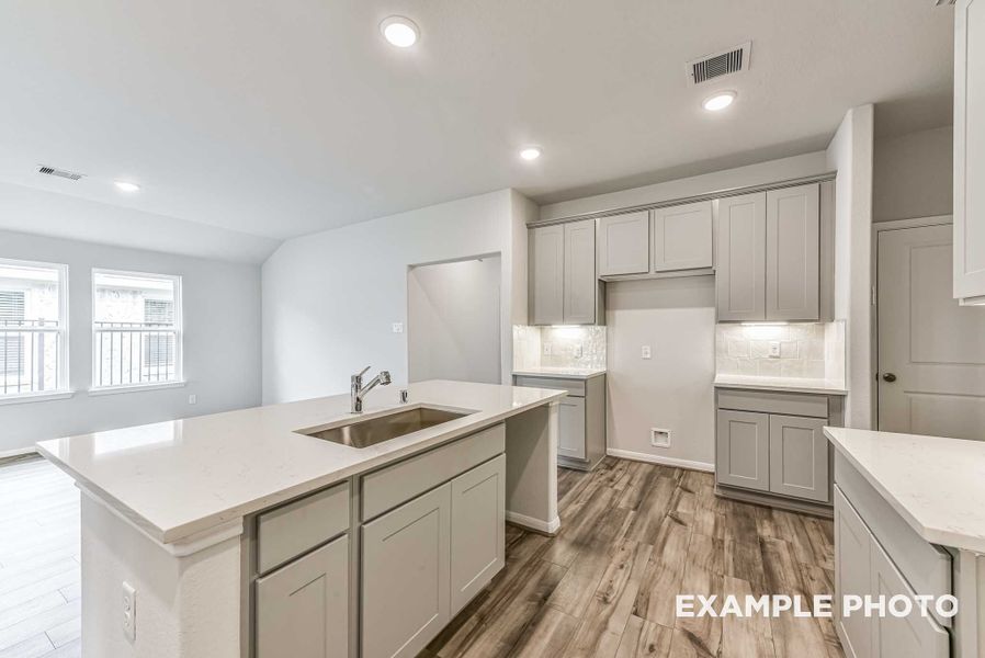 Representative furnished interior of a home built from the The Laguna with 3-Car Garage by Davidson Homes LLC in River Ranch Meadows, Dayton (Image 10).