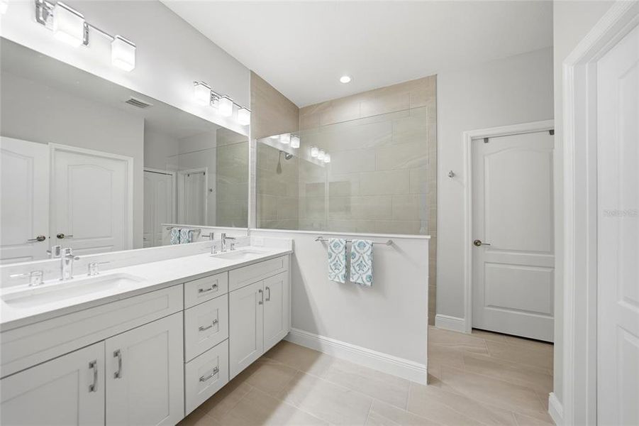 Furnished interior view inside a new home in , Englewood (Image 20).
