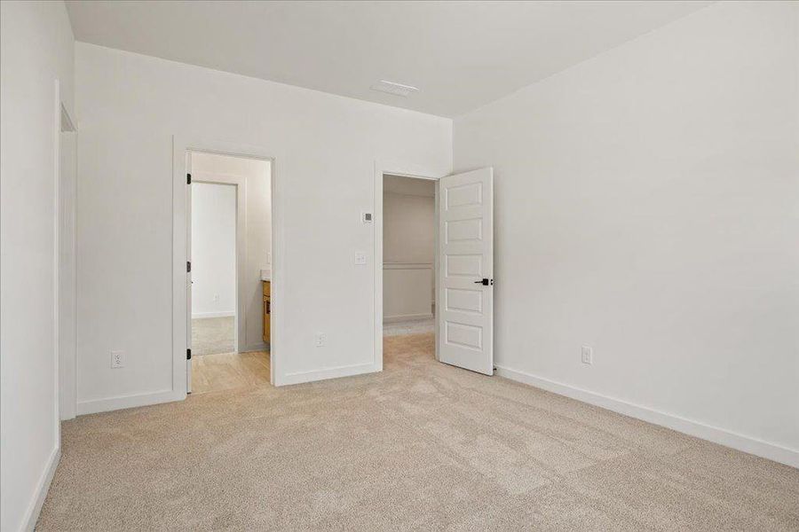 Spacious, unfurnished interior of a new home in Brooks Pond, Cumming (Image 34).