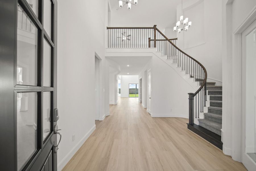 Spacious, unfurnished interior of a new home in Valencia 70', Manvel (Image 12). Spacious, unfurnished interior of a new home in Valencia 70', Manvel (Image 12).