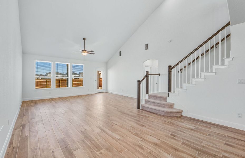 Spacious, unfurnished interior of a new home in Santa Rita Ranch, Liberty Hill (Image 43).