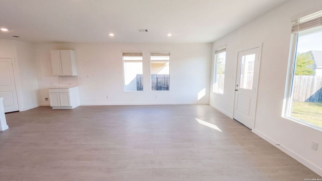 Spacious, unfurnished interior of a new home in Waterwheel, San Antonio (Image 26).