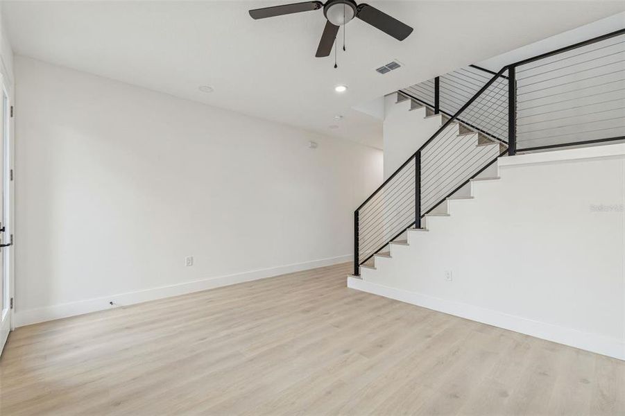 Spacious, unfurnished interior of a new home in , Tampa (Image 25).