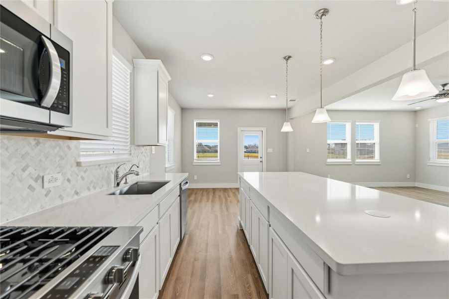 Furnished interior view inside a new home in Laurel Landing, Alvin (Image 10).