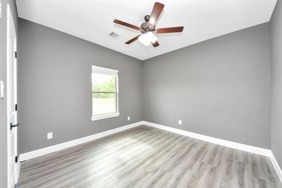 Spacious, unfurnished interior of a new home in , Waller (Image 32).