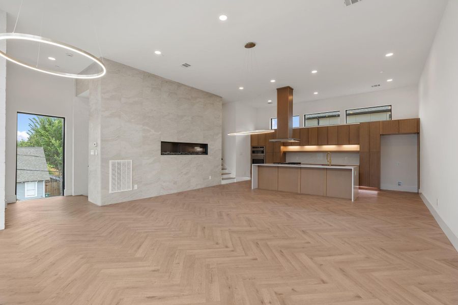 Spacious, unfurnished interior of a new home in , Houston (Image 22).