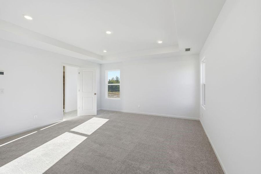 Spacious, unfurnished interior of a new home in Falls Creek, Flowery Branch (Image 30).