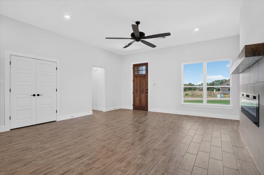 Spacious, unfurnished interior of a new home in Taylor Ranch, Springtown (Image 16).