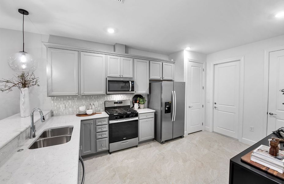 Furnished interior view inside a new home in Del Webb Catalina, Lakewood Ranch (Image 9).