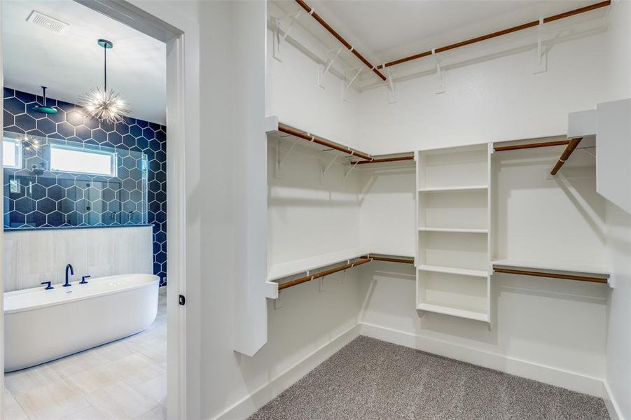 Furnished interior view inside a new home in , Weatherford (Image 11).