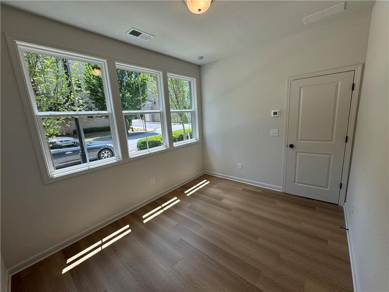 Spacious, unfurnished interior of a new home in , Alpharetta (Image 10).