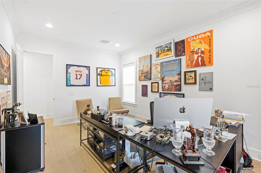 Furnished interior view inside a new home in , Tampa (Image 71).