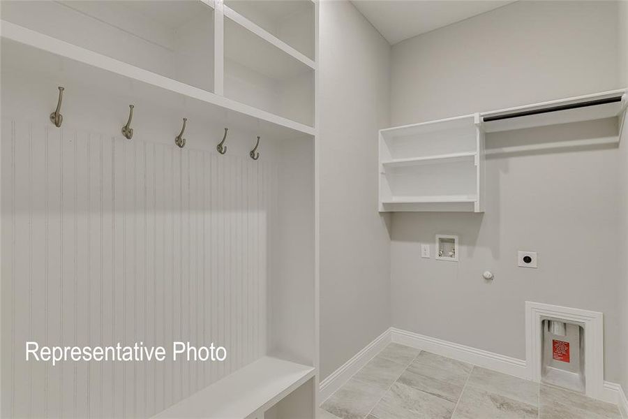 Spacious, unfurnished interior of a new home in Solterra Texas, Mesquite (Image 12).