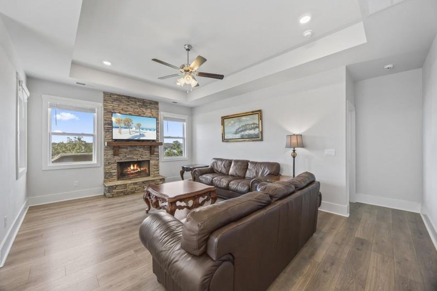 Furnished interior view inside a new home in The Cottages Of Lake Lanier, Gainesville (Image 16).
