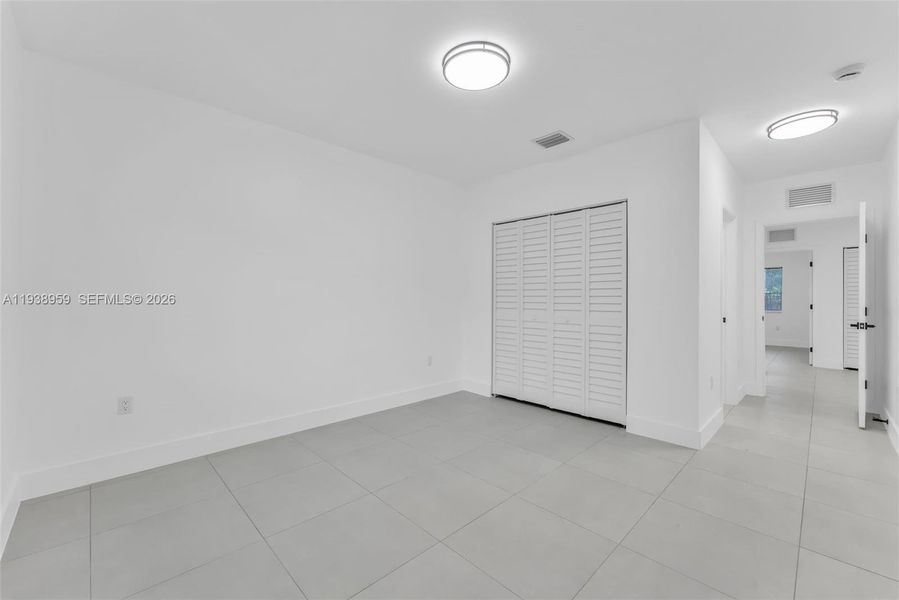 Spacious, unfurnished interior of a new home in , Miami (Image 26).