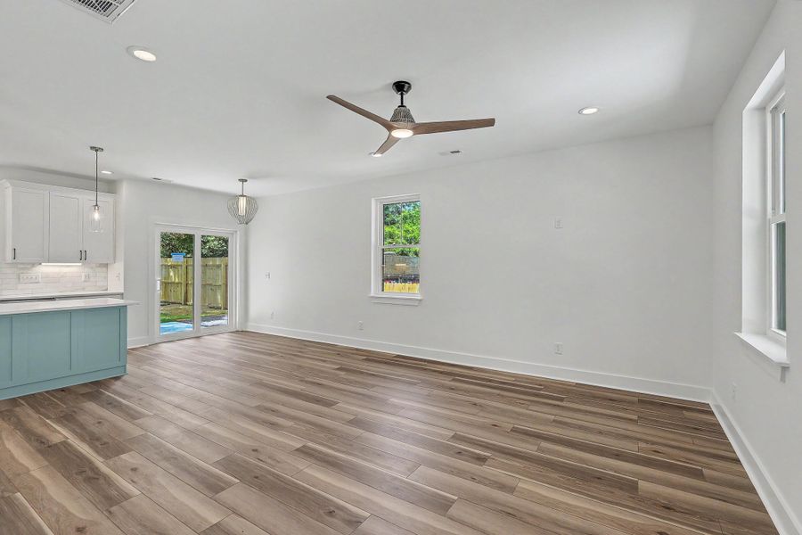 Spacious, unfurnished interior of a new home in , Charleston (Image 18).