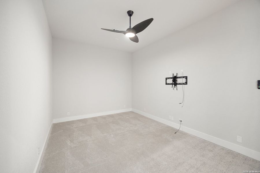 Spacious, unfurnished interior of a new home in Ventana, Bulverde (Image 52).