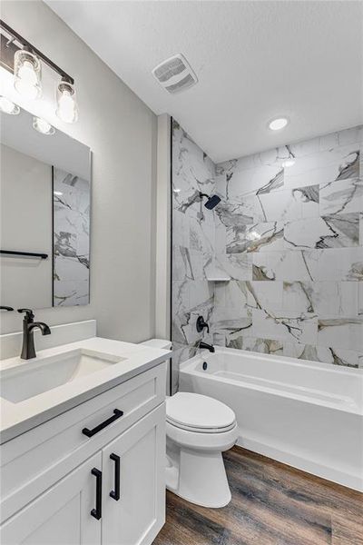 Furnished interior view inside a new home in , Orange City (Image 8).