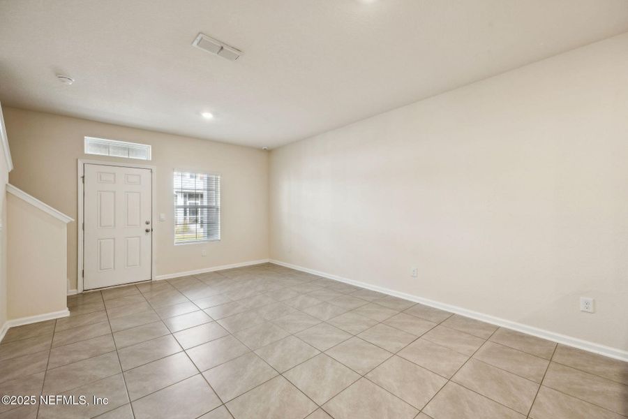 Spacious, unfurnished interior of a new home in , Yulee (Image 13).