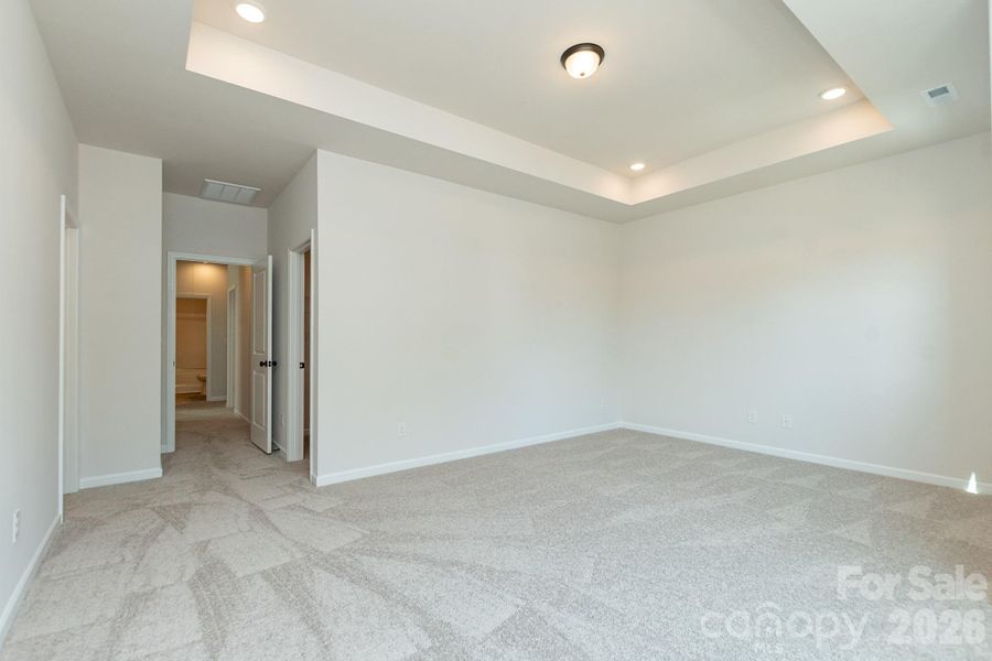 Spacious, unfurnished interior of a new home in Sunset Meadows, Charlotte (Image 19).