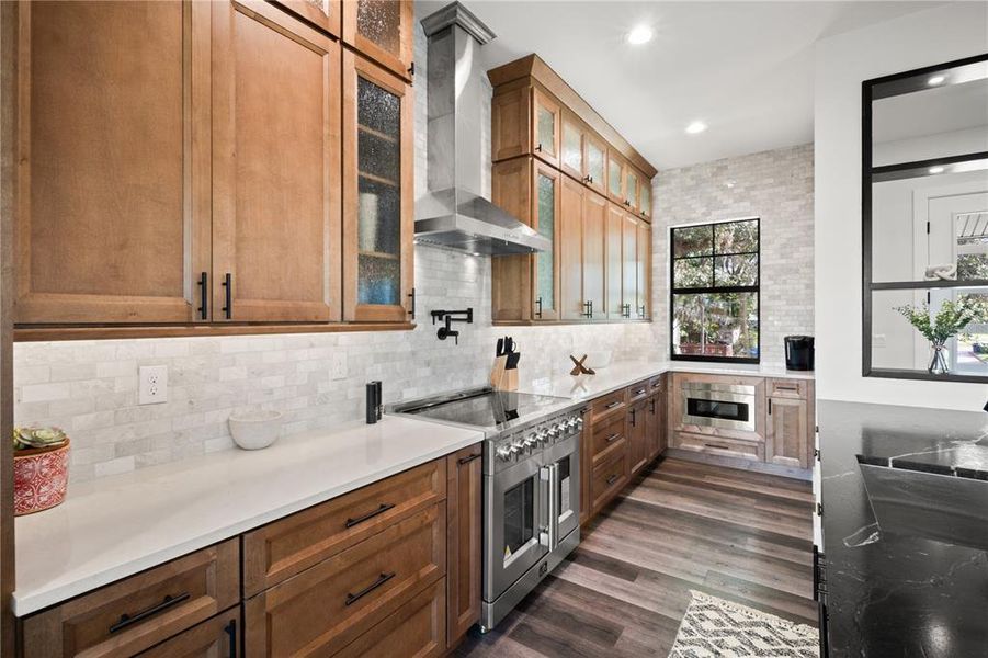 Furnished interior view inside a new home in , Tampa (Image 35).