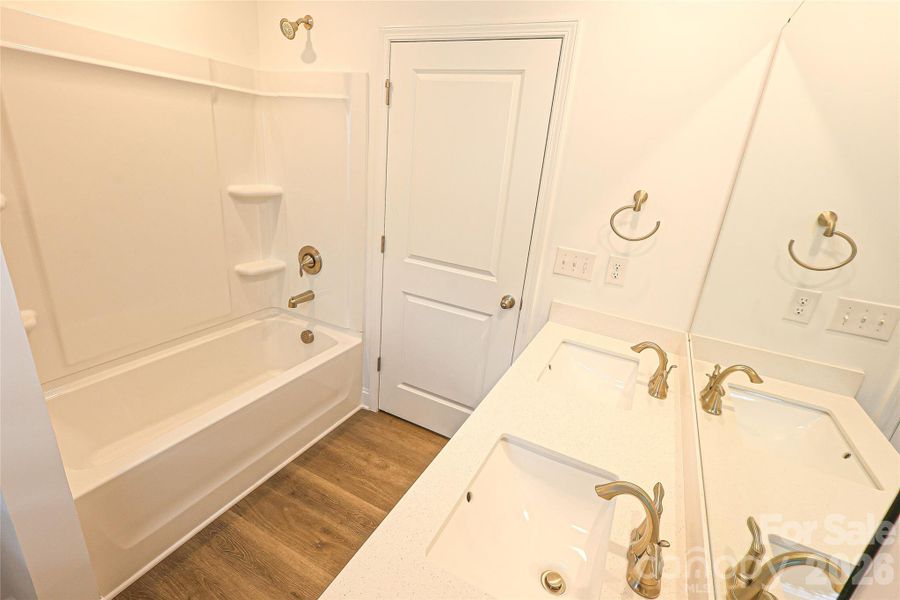 Image 34 of a home in .
