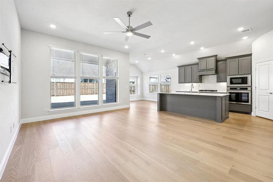 Spacious, unfurnished interior of a new home in ArrowBrooke, Aubrey (Image 28). Spacious, unfurnished interior of a new home in ArrowBrooke, Aubrey (Image 28).