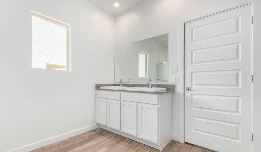 Furnished interior view inside a new home in Hanson Ridge, Vail (Image 20).