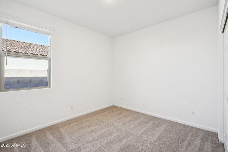 24-web-or-mls-W Mellen Ln-S0512-020