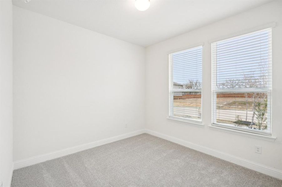 Spacious, unfurnished interior of a new home in Eagle Creek, Denton (Image 19).
