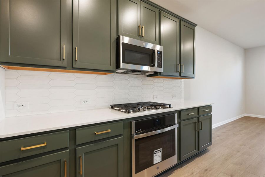 Photos are representative images and renderings for illustrative purposes only. Actual structural options and design images of the home may vary. Photos are representative images and renderings for illustrative purposes only. Actual structural options and design images of the home may vary.