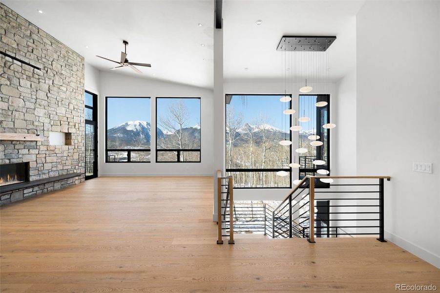 Spacious, unfurnished interior of a new home in , Silverthorne (Image 16).