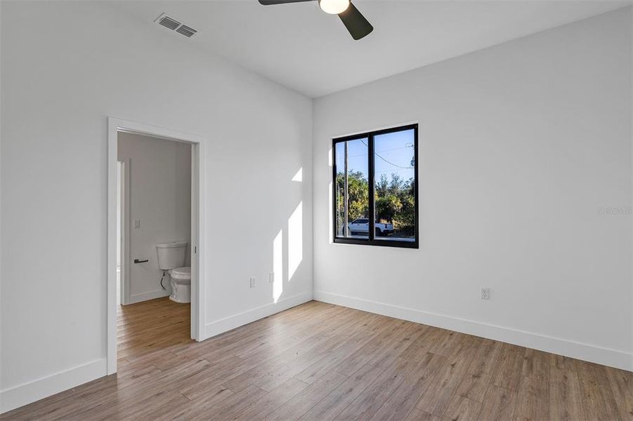 Spacious, unfurnished interior of a new home in , Port Charlotte (Image 52).
