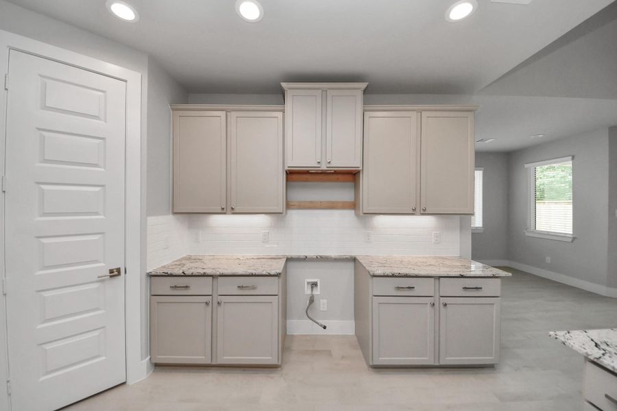 This generously spacious kitchen is a dream realized! This generously spacious kitchen is a dream realized!