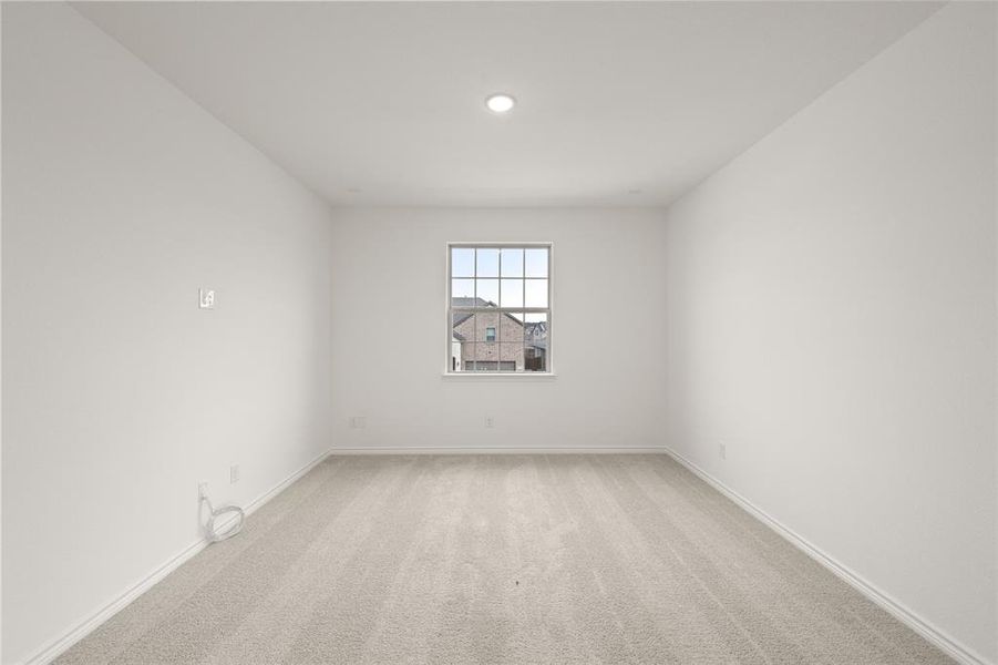 Spacious, unfurnished interior of a new home in Hidden Vistas, Burleson (Image 27).